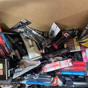 10-Pieces Makeup Cosmetics - Bundle Lot MUA Influencers Mystery Box CLEARANCE